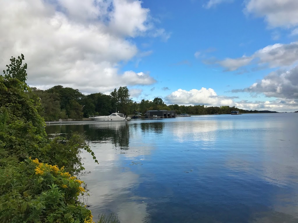 Thousand Islands National Park Visitor Centre | 1121 Thousand Islands Pkwy, Mallorytown, ON K0E 1R0, Canada | Phone: (613) 923-5261