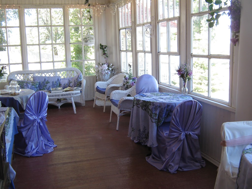 Wakamow Heights Bed & Breakfast | 690 Aldersgate St, Moose Jaw, SK S6H 6A4, Canada | Phone: (306) 693-9963