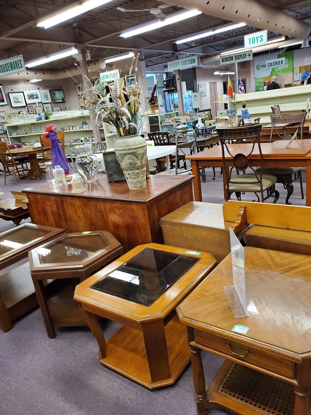 Mission Thrift Store Hamilton | 601 Upper Gage Ave, Hamilton, ON L8V 4J7, Canada | Phone: (905) 383-0004