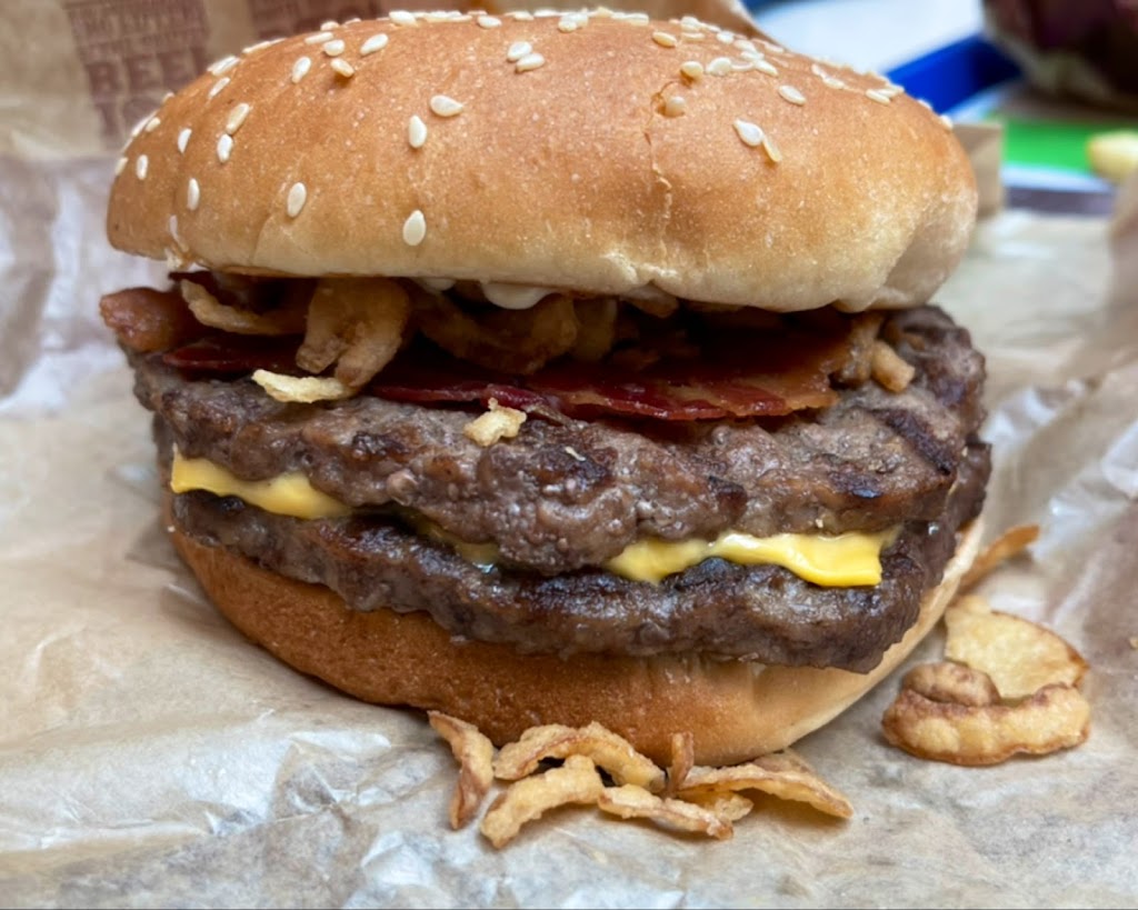 Burger King | 6380 Fallsview Blvd Unit #8, Niagara Falls, ON L2G 7Y6, Canada | Phone: (866) 394-2493