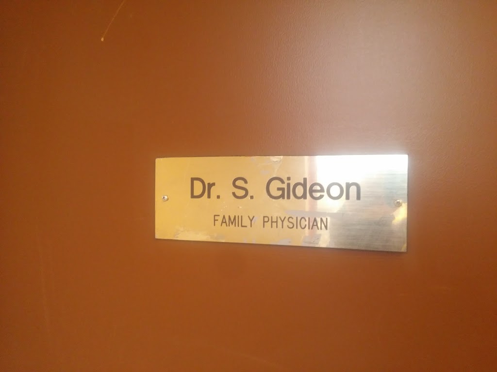 Lloyd Manor Health Clinic | 201 Lloyd Manor Rd Unit 204, Etobicoke, ON M9B 6H6, Canada | Phone: (647) 495-6688