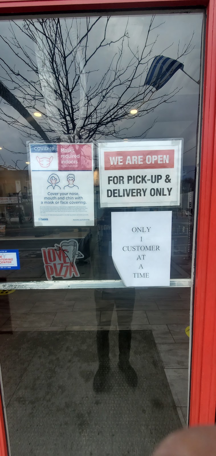 Pizza Hut | 844 Danforth Ave, Toronto, ON M4J 1L7, Canada | Phone: (416) 461-5888