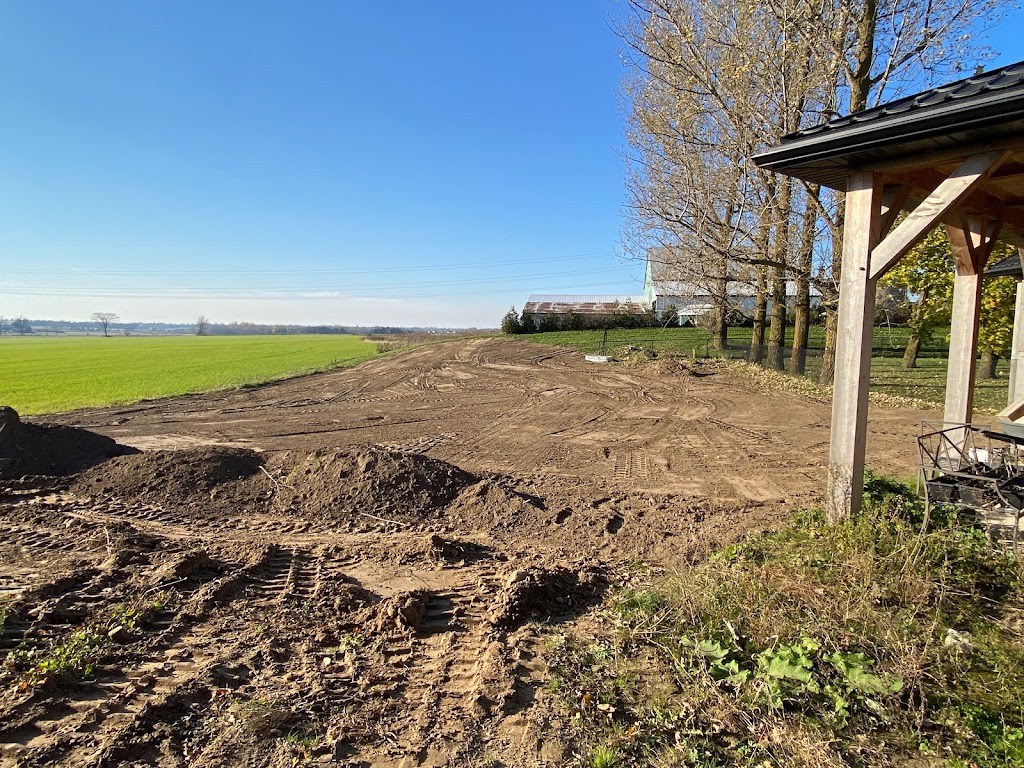 Station Dirt | 6417 2 Line, Fergus, ON N1M 2W5, Canada | Phone: (519) 820-2201