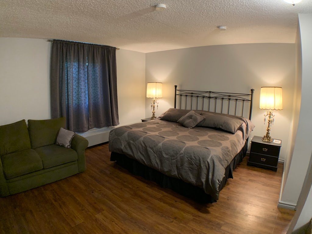 LadySmith Cafe & Lodging | 110 1 Ave N, Trochu, AB T0M 2C0, Canada | Phone: (403) 442-2900
