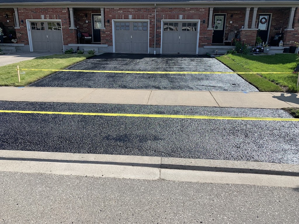JL Sealcoating | 121 Dover St, Woodstock, ON N4S 3M2, Canada | Phone: (519) 983-0797