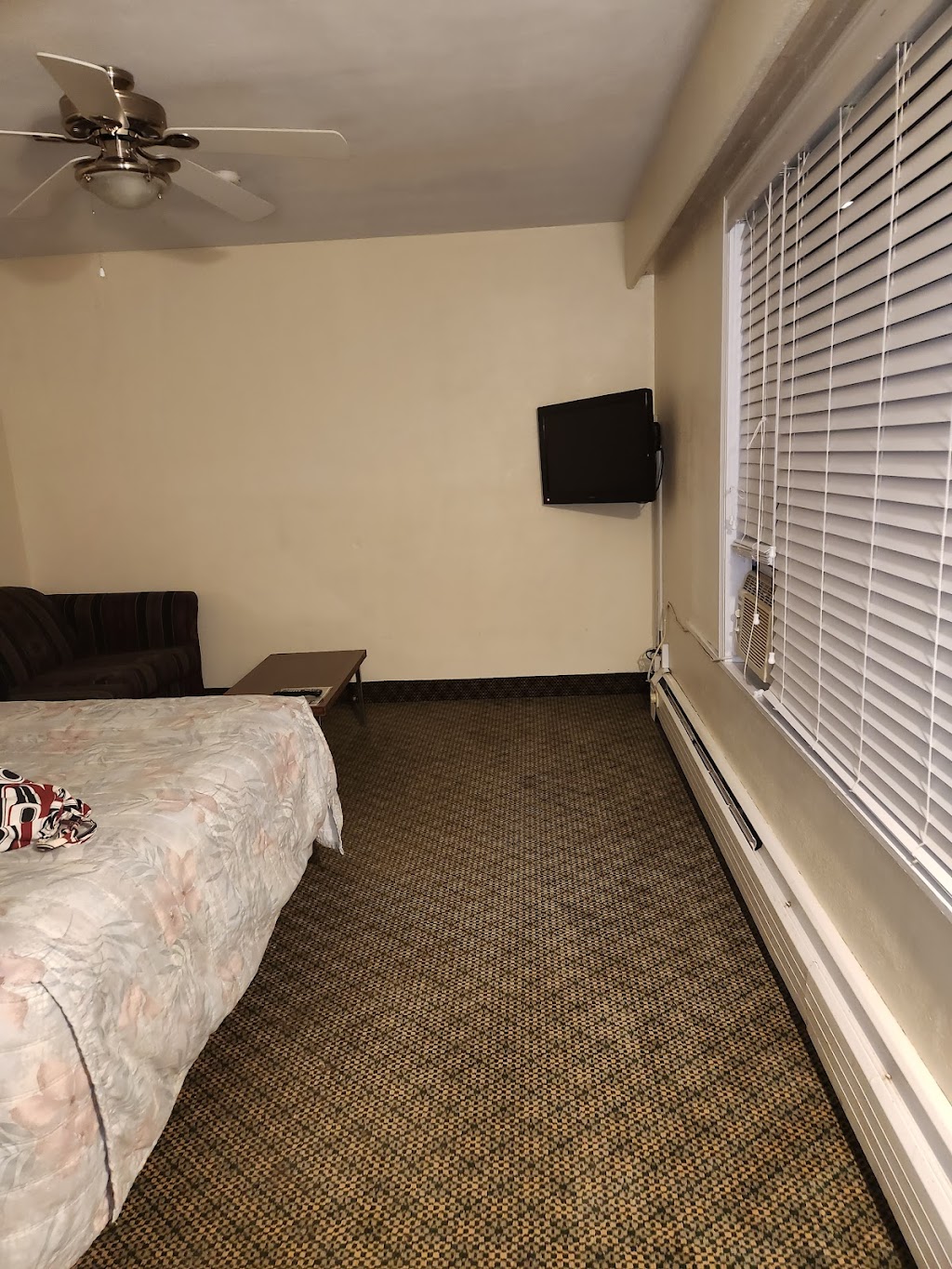 Redford Motel & R V | 3723 Redford St, Port Alberni, BC V9Y 3S3, Canada | Phone: (250) 724-0121