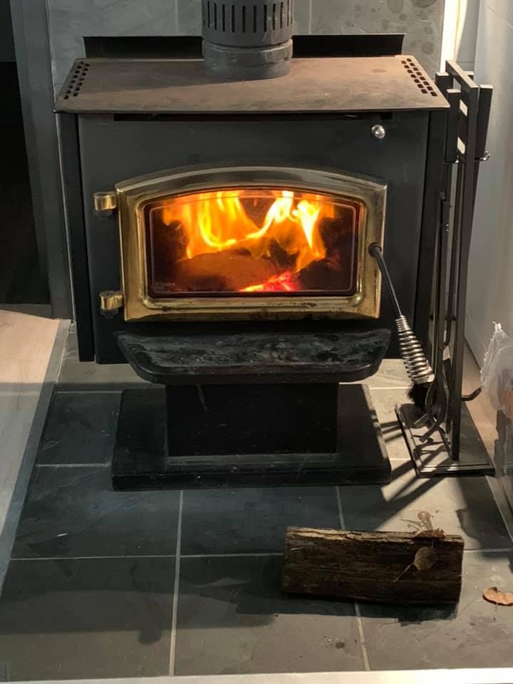 Chalet chez Lyne | 865 Rue de la Montagne, Saint-Calixte, QC J0K 1Z0, Canada | Phone: (514) 941-7230