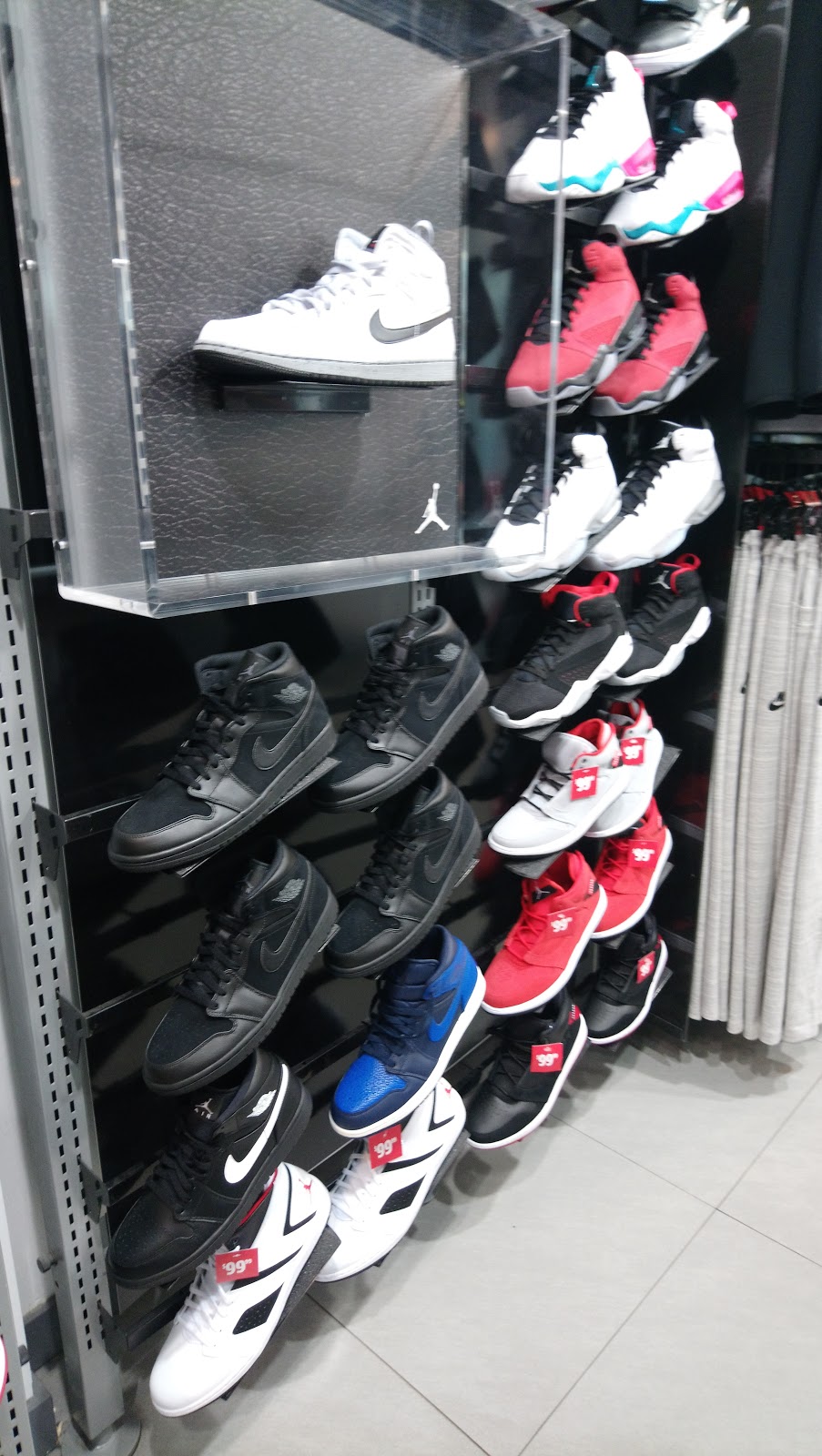 footlocker st laurent