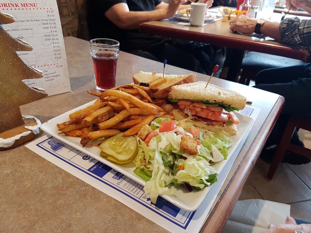 Huron Family Restaurant | 132 Main St S, Exeter, ON N0M 1S1, Canada | Phone: (519) 235-4623
