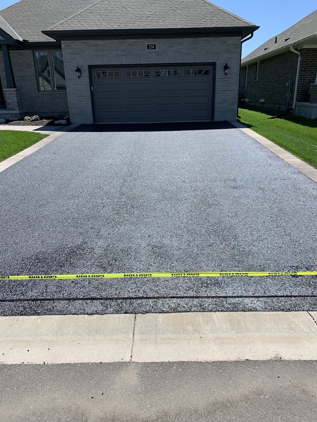JL Sealcoating | 121 Dover St, Woodstock, ON N4S 3M2, Canada | Phone: (519) 983-0797