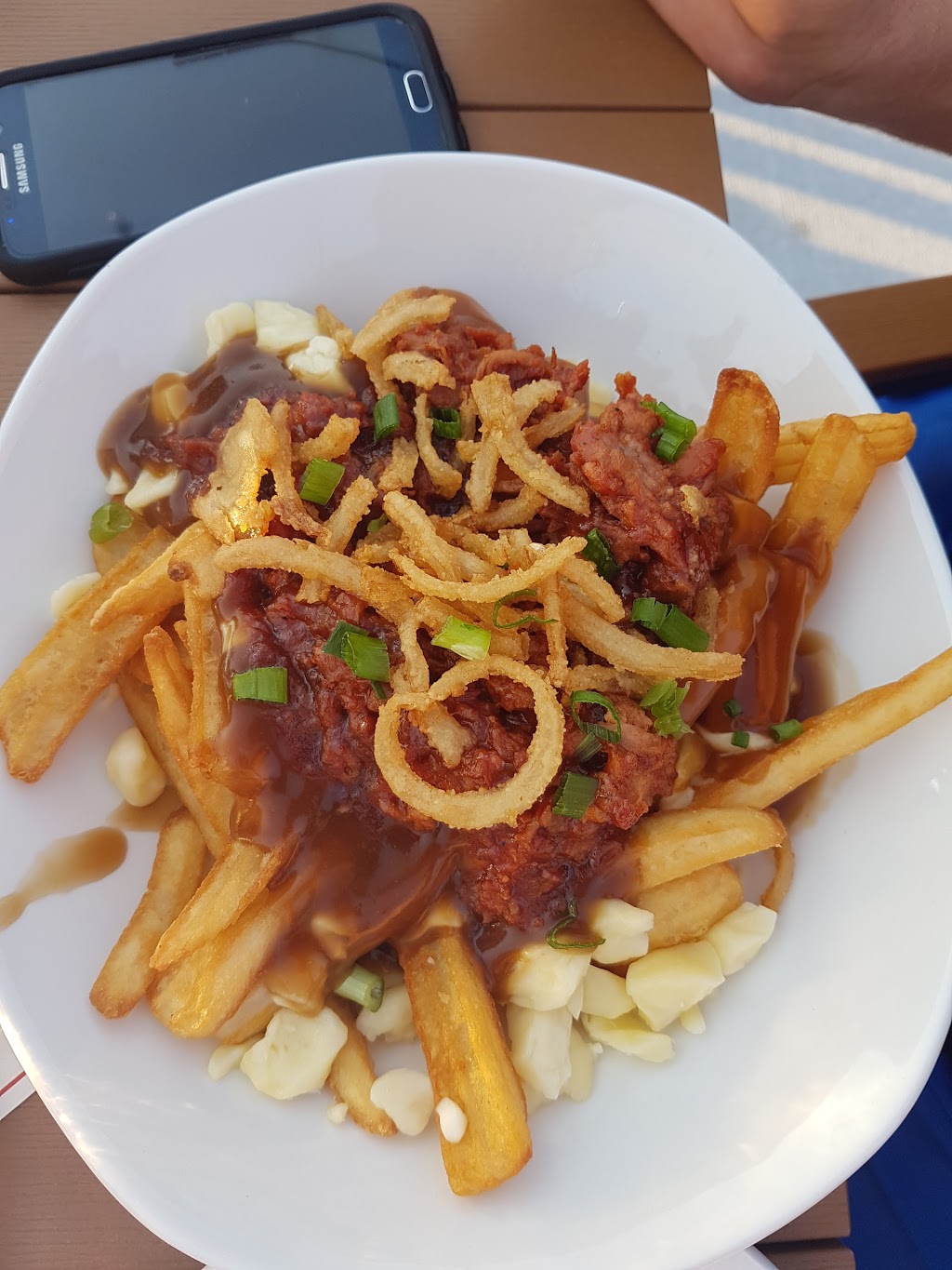 St. Louis Bar & Grill | 30 45th St S, Wasaga Beach, ON L9Z 0A6, Canada | Phone: (705) 352-1491