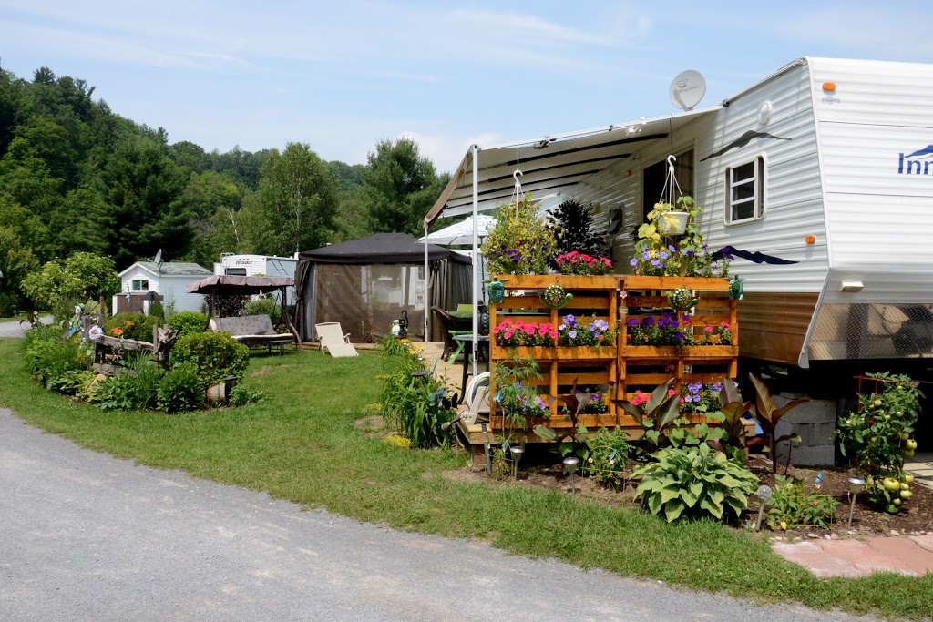 Camping Nadeau | 300 Rue des Campeurs, Sainte-Mélanie, QC J0K 3A0, Canada | Phone: (450) 889-2336