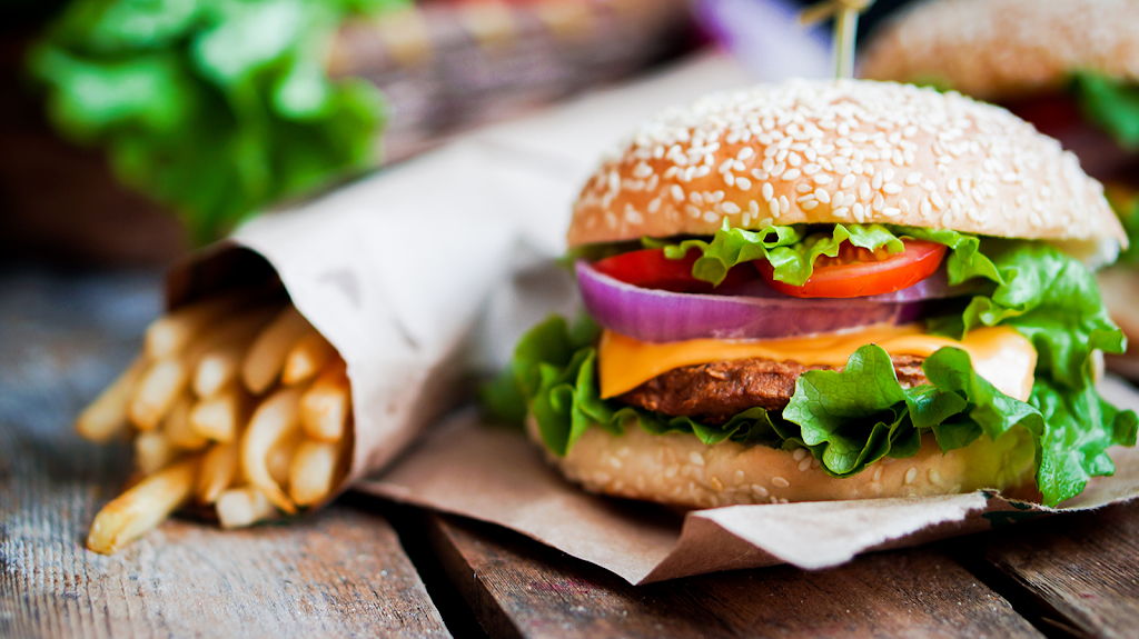 Haywoods Grill | 3016 Arlington Ave, Saskatoon, SK S7J 2J9, Canada | Phone: (306) 242-7699