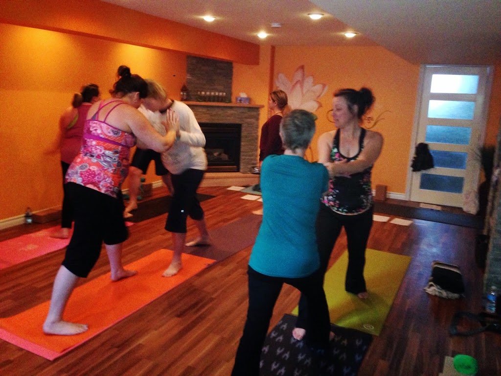 Between the Mats Yoga | 6 Hornak Rd, Smithville, ON L0R 2A0, Canada | Phone: (905) 978-1536