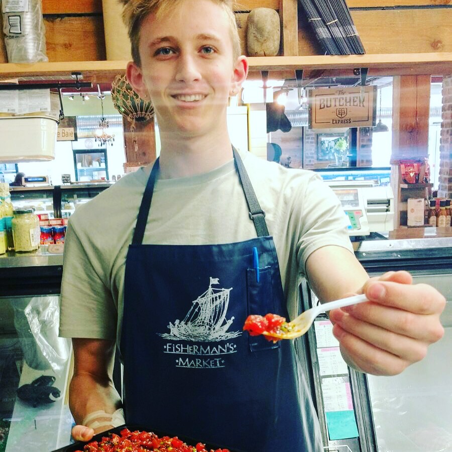 Fishermans Market | 473 Gower Point Rd, Gibsons, BC V0N 1V0, Canada | Phone: (604) 330-5705