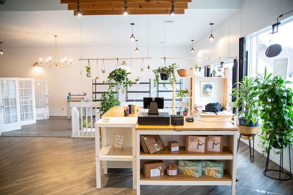 À fleur de terre - Atelier-Boutique de céramique | 3100 Rte Harwood Local 30, Vaudreuil-Dorion, QC J7V 8P2, Canada | Phone: (450) 424-4774