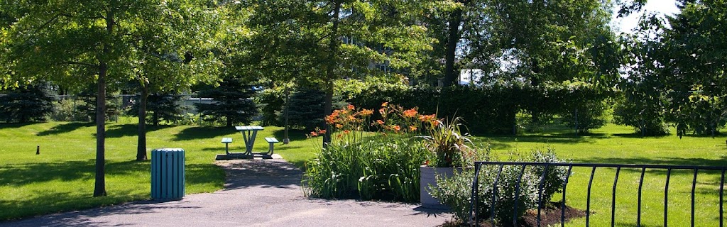 Halte Richelieu | Mnt Robert, Saint-Basile-le-Grand, QC J3N 1M1, Canada | Phone: (450) 461-8000