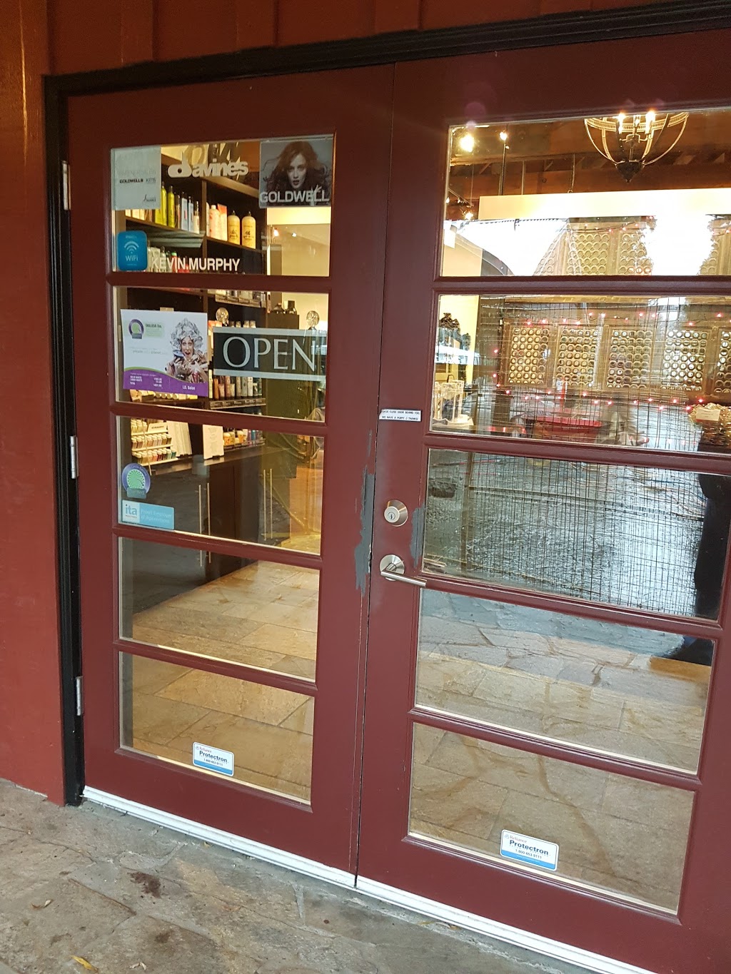 ID Salon | 9275 Glover Rd, Langley City, BC V1M 2S2, Canada | Phone: (604) 882-8600