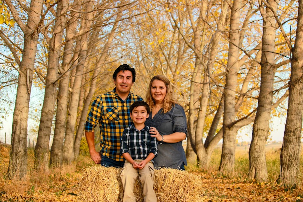 Reveal Photography Calgary | 15 Kingsbridge Cres SE, Airdrie, AB T4A 0M8, Canada | Phone: (403) 618-8579