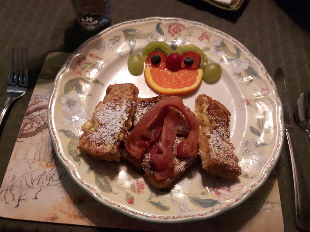 Greystone Bed & Breakfast | 2006 14 Ave W, Vancouver, BC V6J 2K4, Canada | Phone: (604) 732-1375