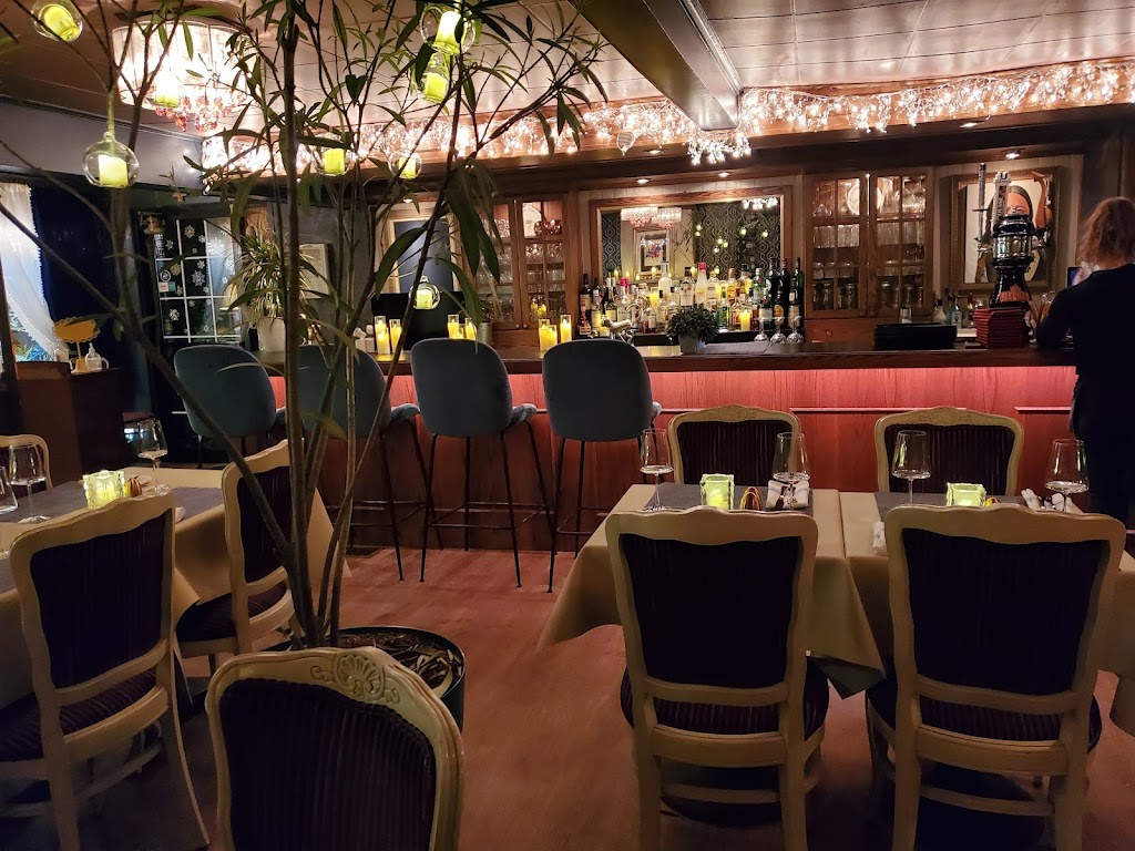 Le Cozy Bistro | 7 Rue Principale, Coteau-du-Lac, QC J0P 1B0, Canada | Phone: (450) 763-5743
