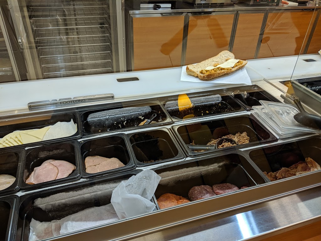 Subway | 2555 Erin Centre Blvd Unit 6, Mississauga, ON L5M 5H1, Canada | Phone: (905) 819-0770