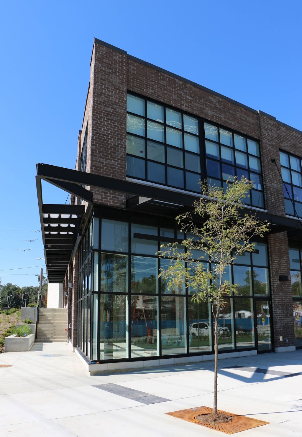 The Shoppes at Stonegate | 10 Neighbourhood, Bayside Ln, Toronto, ON M8Y 0C5, Canada
