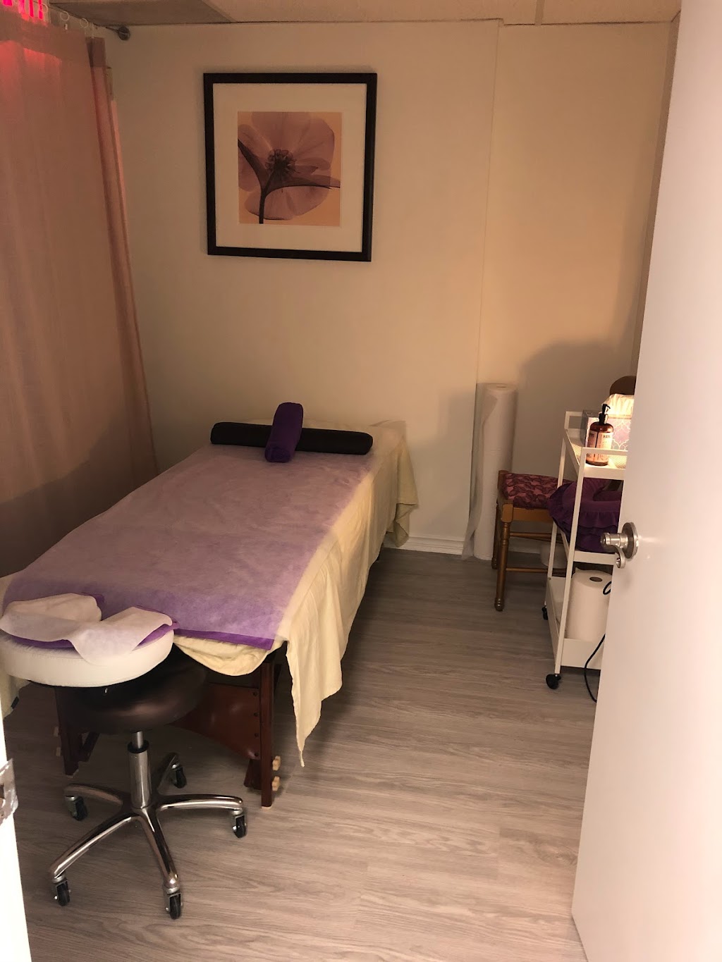Aquarius Beauty & Wellness | 6215 Victoria Dr, Vancouver, BC V5P 3X5, Canada | Phone: (778) 885-0488