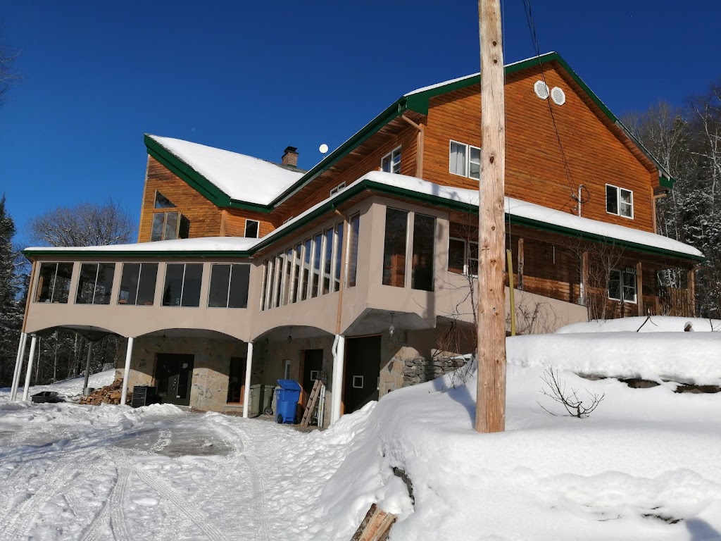 Auberge Carcajou | 305 Chem. Lévesque, Saint-David-de-Falardeau, QC G0V 1C0, Canada | Phone: (418) 673-1991