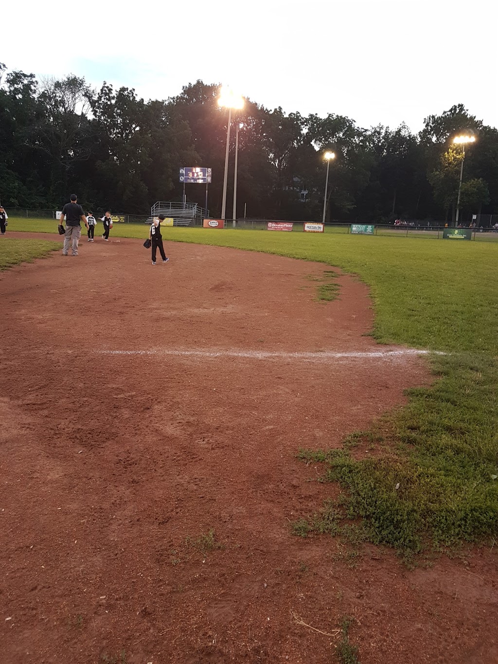 Stoney Creek Optimist Little League | 880 Queenston Rd, Stoney Creek, ON L8G 1X3, Canada | Phone: (905) 662-8496