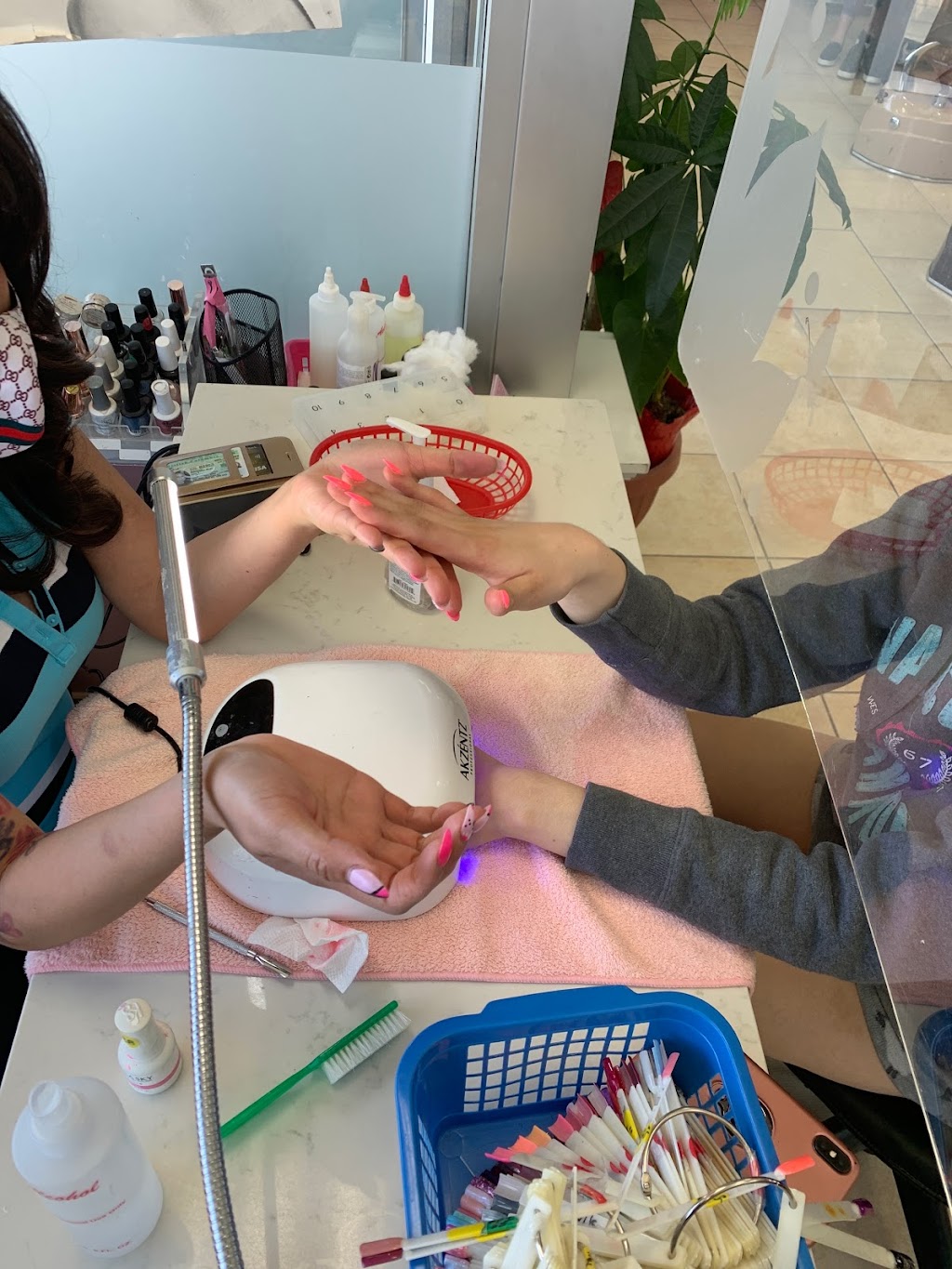 A&T Hair Nail Designs | 2018 E 37th Ave, Vancouver, BC V5P 3V5, Canada | Phone: (604) 325-8781