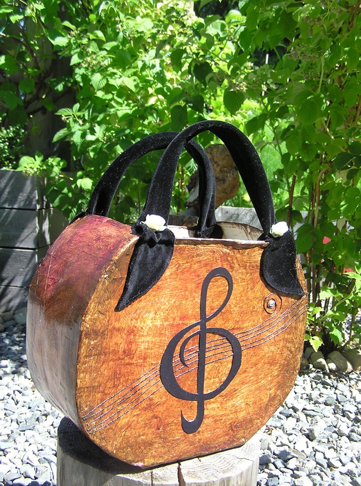 Maloonie Studio | 1860 Ashling Rd, Qualicum Beach, BC V9K 2V1, Canada | Phone: (250) 738-0846