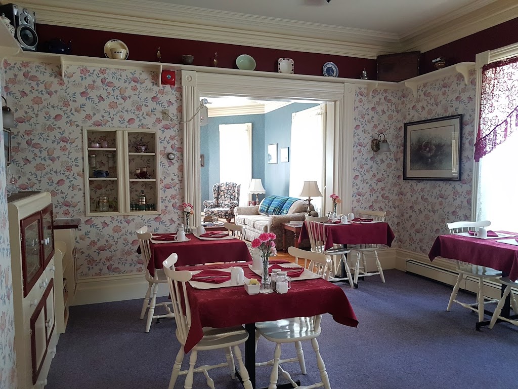 Lunenburg Inn | 26 Dufferin St, Lunenburg, NS B0J 2C0, Canada | Phone: (800) 565-3963