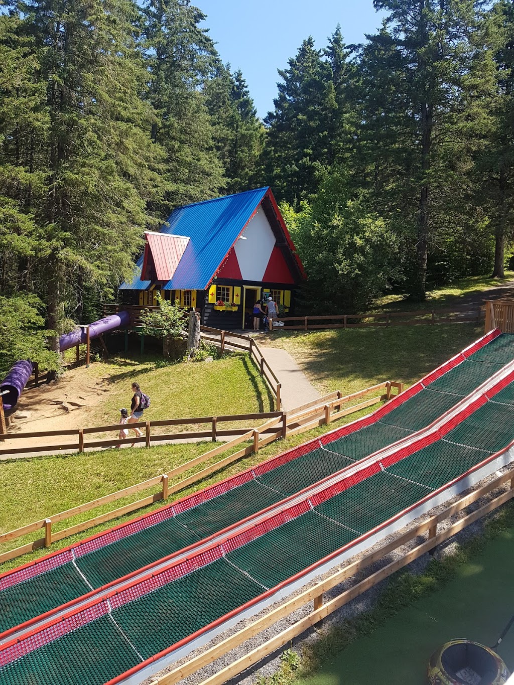 Village Du Père Noël Inc | 987 Route Morin, Val-David, QC J0T 2N0, Canada | Phone: (819) 322-2146