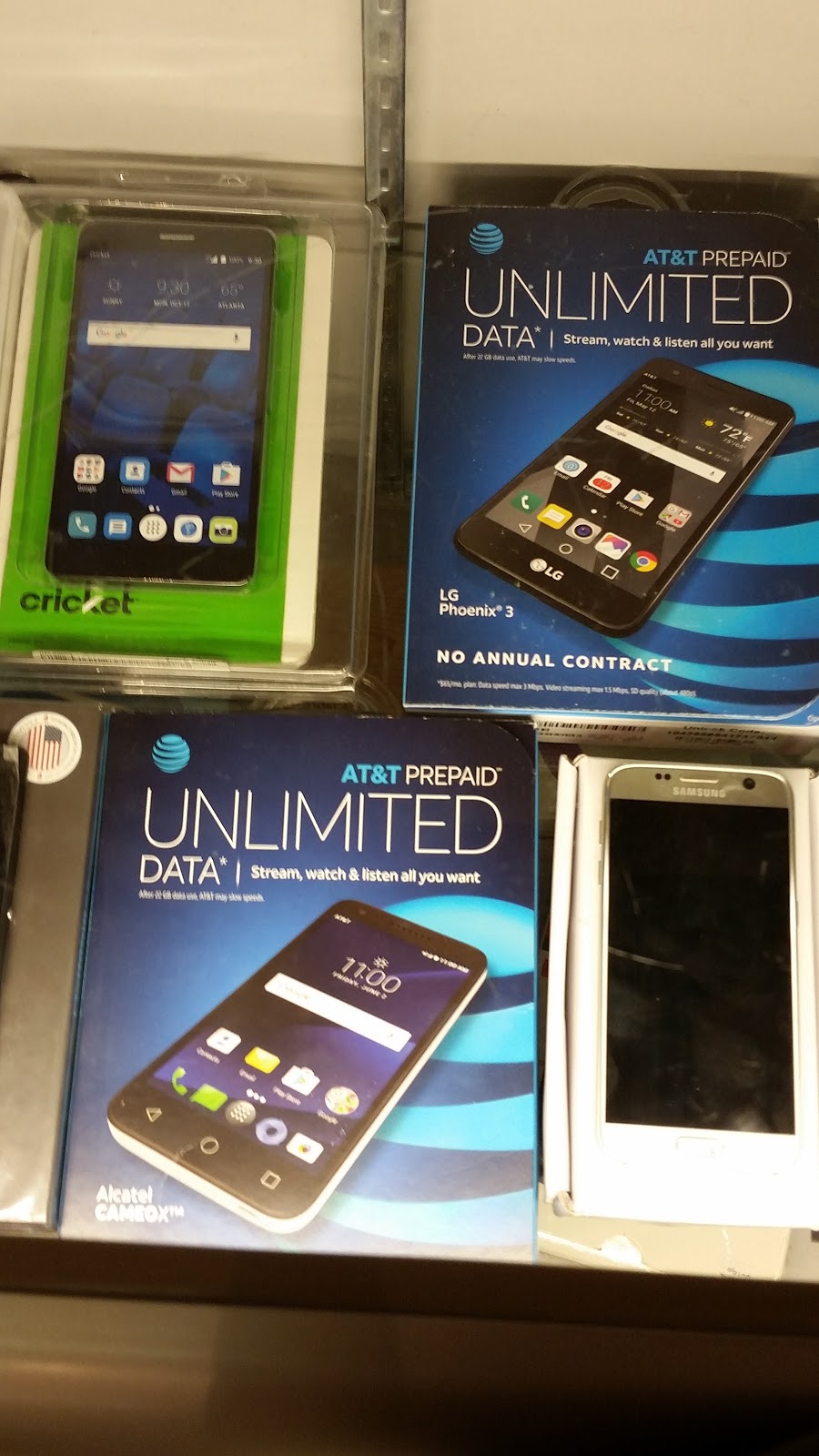 THE NEW MOBILE WORLD & CO | 2557 Eglinton Ave W, York, ON M6M 1T3, Canada | Phone: (416) 551-5805