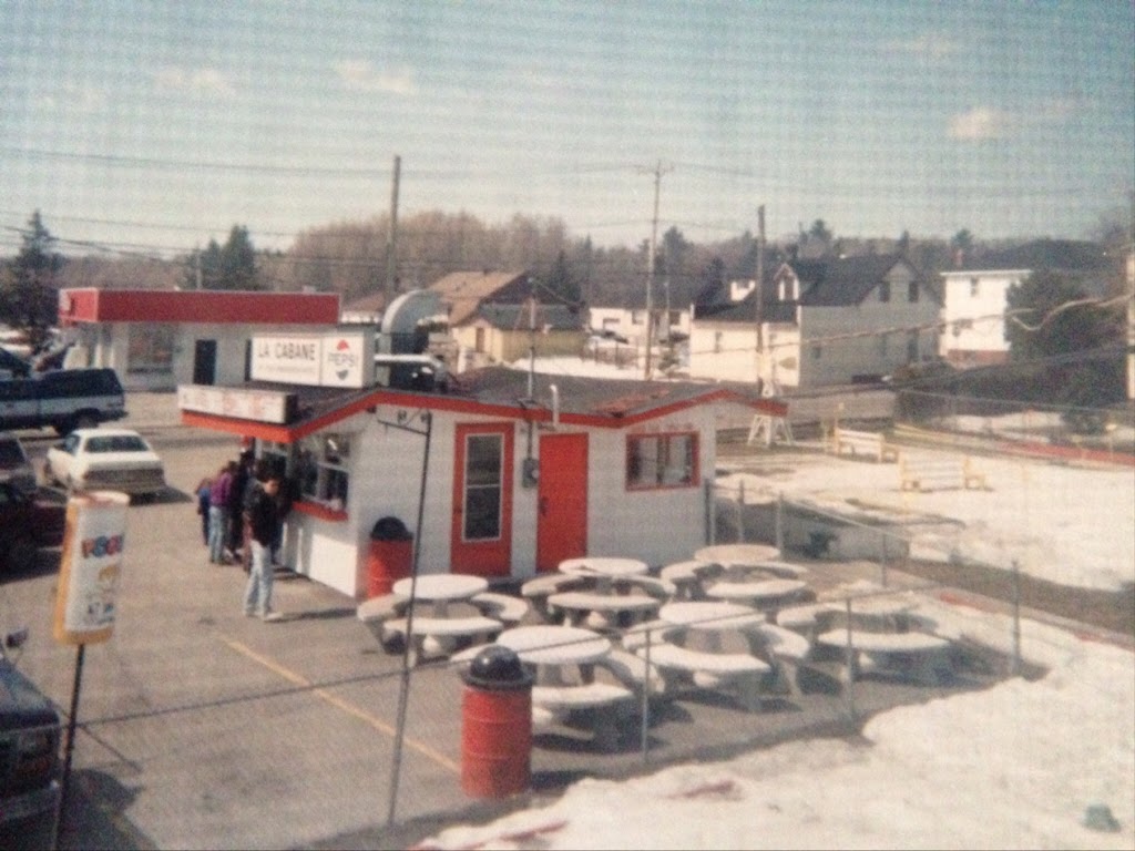 La Cabane | 27 Chemin de Montréal O, Gatineau, QC J8M 1A4, Canada | Phone: (819) 281-3414