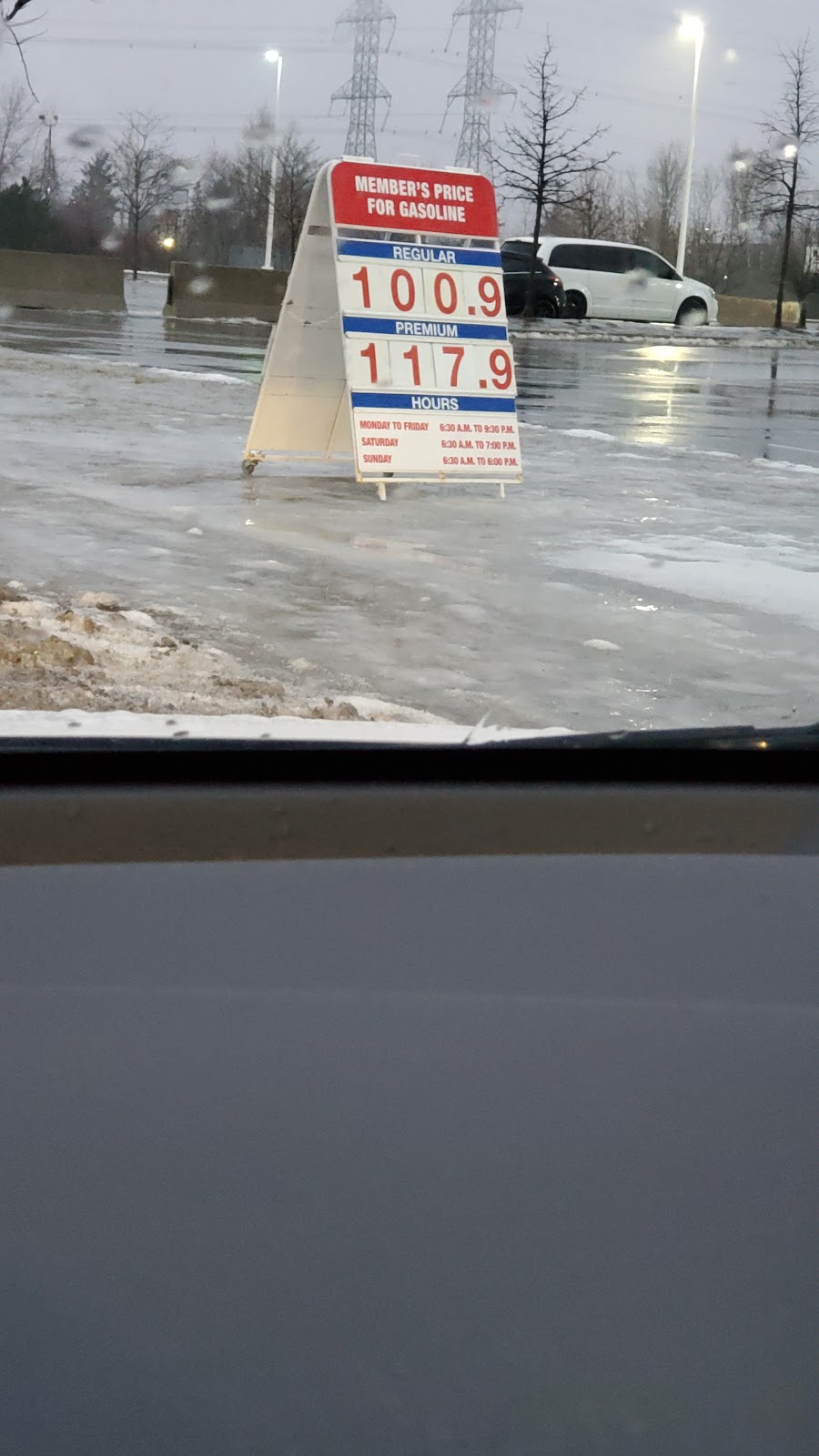 Costco Gas Nepean | 123 Roydon Pl, Nepean, ON K2E 1A6, Canada | Phone: (613) 727-4786