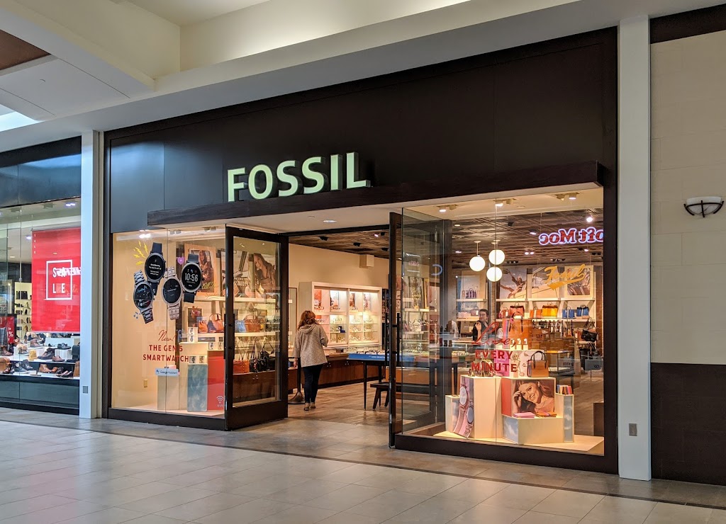 Fossil Store | 2960 Kingsway Drive Ste. C012A, Kitchener, ON N2C 1X1, Canada | Phone: (519) 896-4869