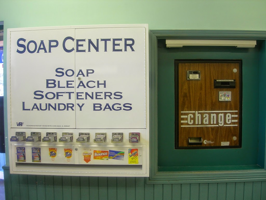 Smiths Falls Laundromat | 39 Chambers St, Smiths Falls, ON K7A 2Y3, Canada | Phone: (613) 283-0707