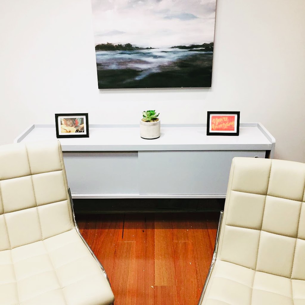 Individual & Couple Therapy- Social Worker, Psychotherapist, Cou | 2983 Bloor St W, Etobicoke, ON M8X 1C1, Canada | Phone: (647) 696-0414