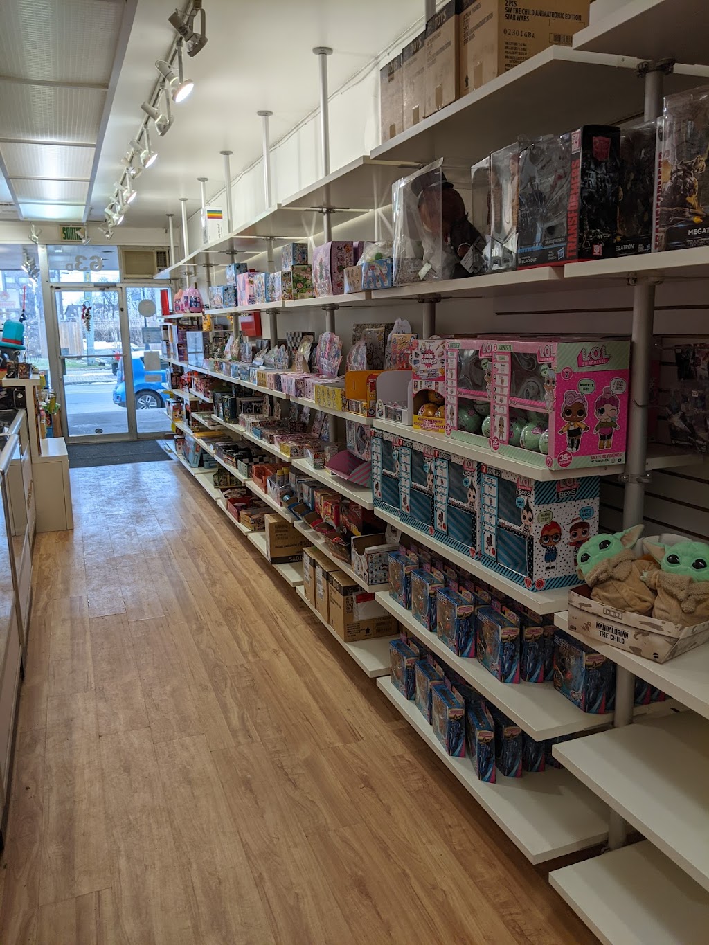Funky Toys & Co | 63d Ave Donegani, Pointe-Claire, QC H9R 2V9, Canada | Phone: (514) 674-1914