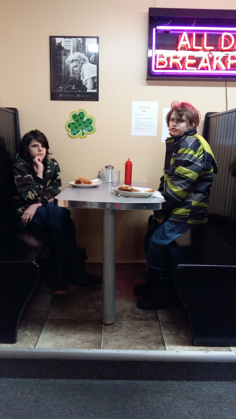 Madison Street Diner | 1287 Madison St, Orillia, ON L3V 6H4, Canada | Phone: (705) 326-4949