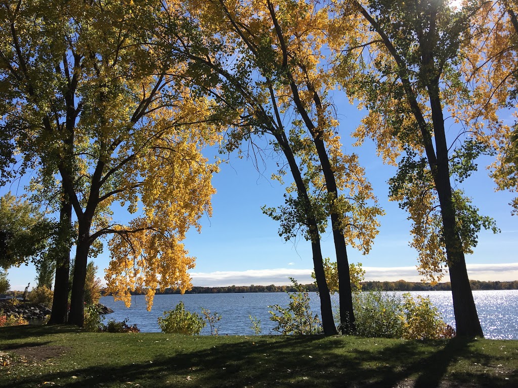 Bertold Park | Rue Churchill, Baie-dUrfé, QC H9X 2Z4, Canada