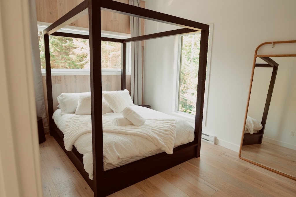 Le Zen House 3 | 471 Chem. de Blue Hills, Morin-Heights, QC J0R 1H0, Canada | Phone: (514) 826-1684