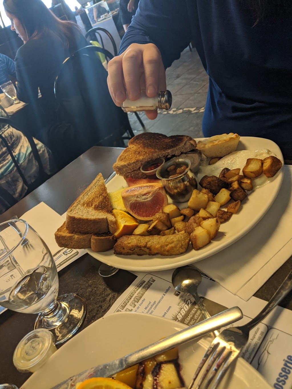Resto Linfusion - Café Bistro | 1083 Boulevard Vachon N, Sainte-Marie, QC G6E 1M8, Canada | Phone: (418) 387-5777
