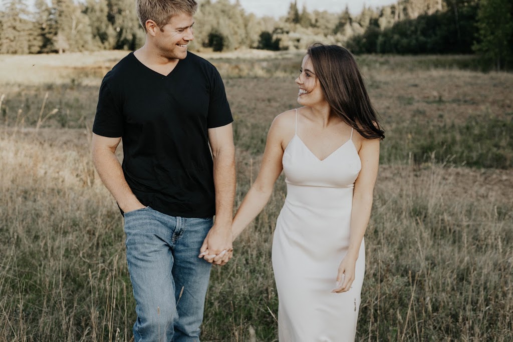 Ottawa Valley Weddings | 18 Harry St, Renfrew, ON K7V 3C7, Canada | Phone: (613) 570-0400