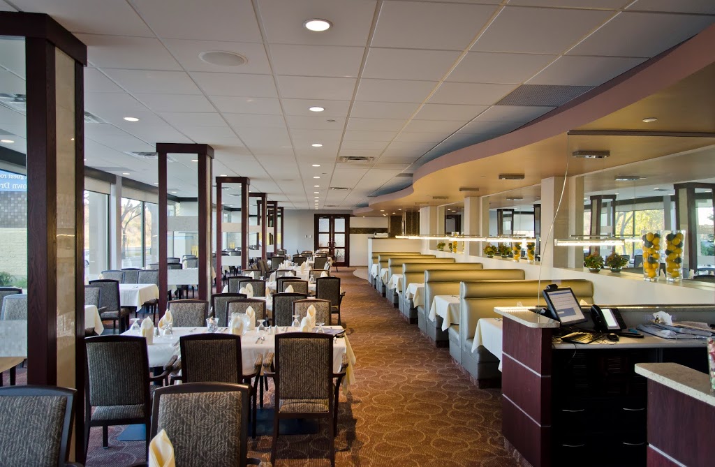 Four Seasons Restaurant & Lounge | 924 Spadina Crescent E, Saskatoon, SK S7K 3H5, Canada | Phone: (306) 667-6064