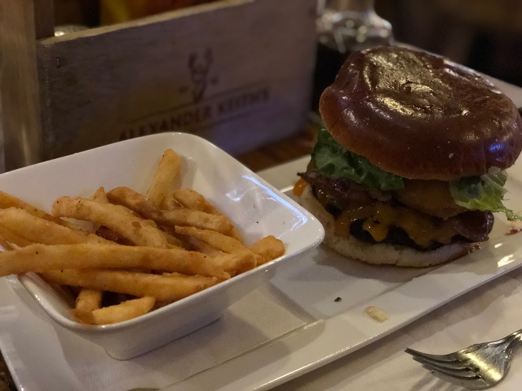 Poachers Arms | 171 Queens Ave, London, ON N6A 5J7, Canada | Phone: (519) 432-7888