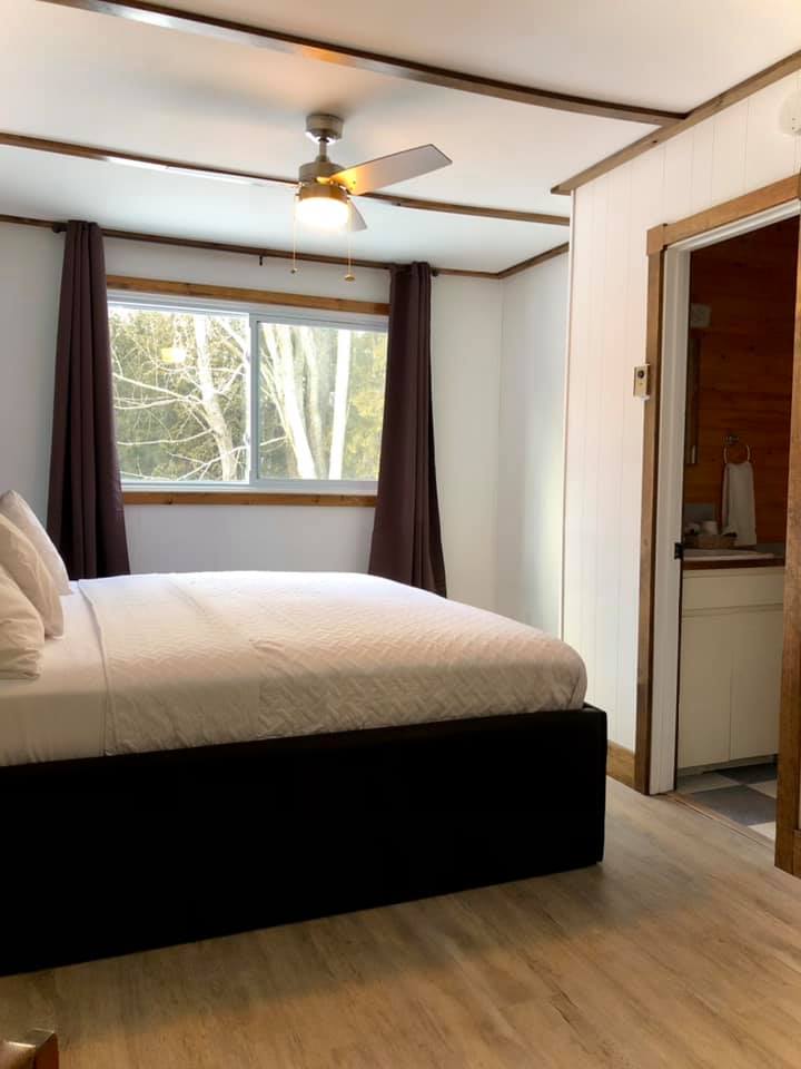 Red Bay Lodge | 462 Huron Rd, Mar, ON N0H 1X0, Canada | Phone: (519) 534-1010