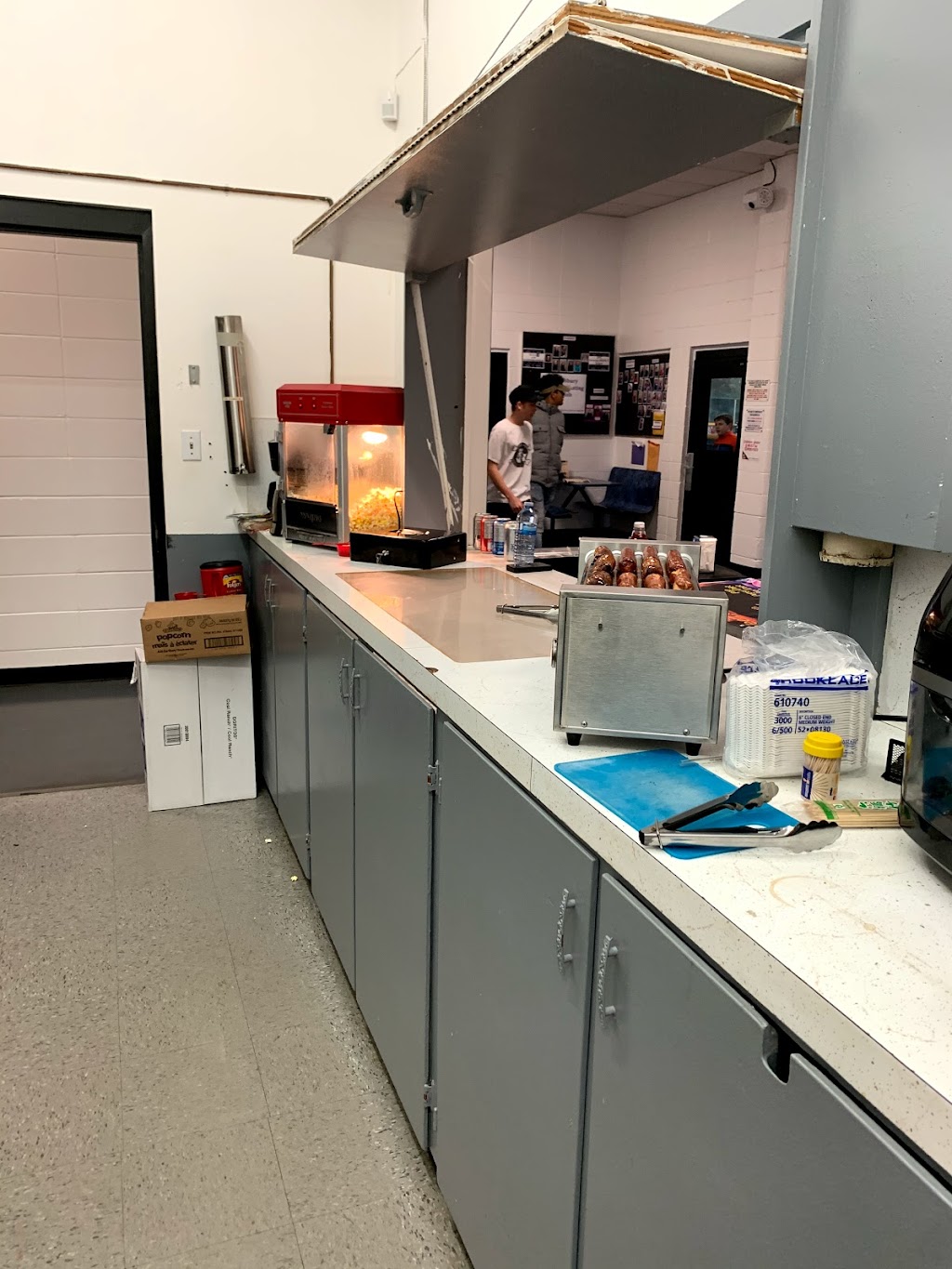 Grillz Weenie Wagon | 1525 Mary Pl, Didsbury, AB T0M 0W0, Canada | Phone: (403) 586-3437
